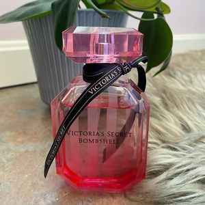 Victoria Secret Bombshell Perfume